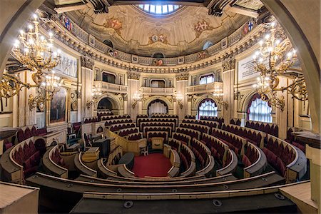 View of the Parliament of the newly unified Kingdom of Italy created in 1861 inside Palazzo Carignano, Turin, Piedmont, Italy Stockbilder - Lizenzpflichtiges, Bildnummer: 862-08719015