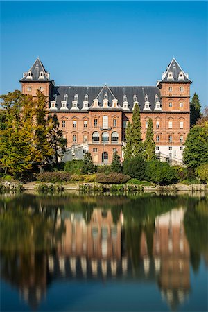 simsearch:862-08090368,k - Valentino Castle and Po River, Turin, Piedmont, Italy Stock Photo - Rights-Managed, Code: 862-08719022