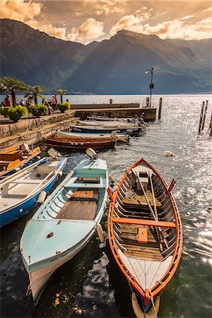 simsearch:862-08273362,k - Limone sul Garda, Lake Garda, Lombardy, Italy Fotografie stock - Rights-Managed, Codice: 862-08719031