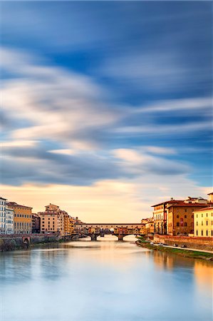 simsearch:862-07690192,k - Italy, Italia. Tuscany, Toscana. Firenze district. Florence, Firenze. Ponte Vecchio bridge. Stock Photo - Rights-Managed, Code: 862-08719042