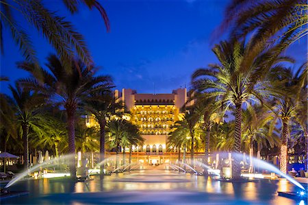 simsearch:862-08699749,k - Oman. Muscat Governorate, Muscat. Al-Bustan Palace, a Ritz Carlton Hotel. Stock Photo - Rights-Managed, Code: 862-08719307