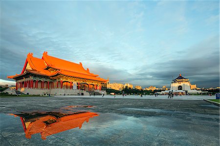 Taiwan, Taipei, Chiang Kaishek memorial grounds, National Concert Hall Photographie de stock - Rights-Managed, Code: 862-08719644