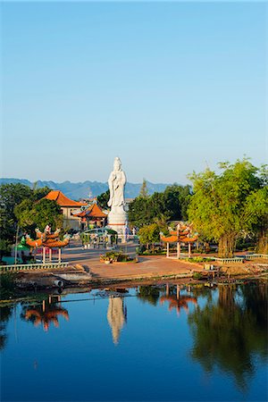 simsearch:862-08719779,k - South East Asia, Thailand, Kanchanaburi, River Kwai, and Kuang Im Chapel buddhist temple Stock Photo - Rights-Managed, Code: 862-08719674