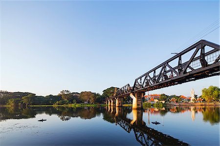 simsearch:862-08719678,k - South East Asia, Thailand, Kanchanaburi, Bridge over the River Kwai, Kuang Im Chapel buddhist temple Stock Photo - Rights-Managed, Code: 862-08719675