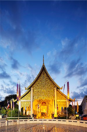 South East Asia, Thailand, Chiang Mai, Wat Chedi Luang Worawihan temple Foto de stock - Con derechos protegidos, Código: 862-08719711