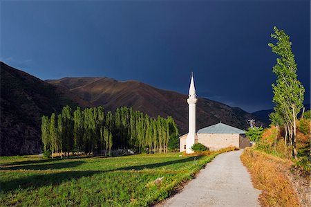 simsearch:841-02918256,k - Turkey, Eastern Anatolia, Kackar Mountains, mosque minaret at Yaylalar Foto de stock - Con derechos protegidos, Código: 862-08719832