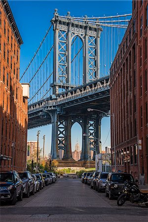 east river - View toward Manhattan Bridge with the Empire State Building in the background, Brooklyn, New York, USA Photographie de stock - Rights-Managed, Code: 862-08720019