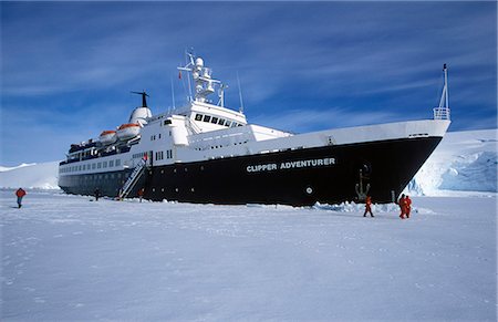 simsearch:862-03288559,k - Tourist expedition ship 'Clipper Adventurer' garaged in sea-ice Stock Photo - Rights-Managed, Code: 862-03288565