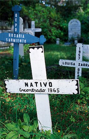 Grave of native Indian in graveyard,Estancia Harberton,home of first settlers,Tierra del Fuego,Argentina Foto de stock - Con derechos protegidos, Código: 862-03288610