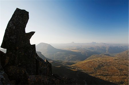 simsearch:862-03712532,k - Australie, Tasmanie. Vue depuis le mont Ossa (1617m), plus haut sommet de Tasmanie sur ""Parc National de Cradle Mountain-Lake St Clair"" Overland Track - partie Tasmanian Wilderness Site du patrimoine mondial. Photographie de stock - Rights-Managed, Code: 862-03289078