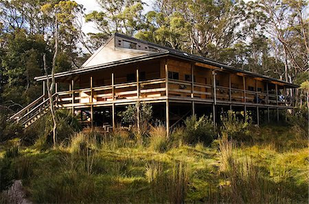 Australia,Tasmania,Overland Track. Hut in 'Cradle Mountain-Lake St Clair National Park' - part of Tasmanian Wilderness World Heritage Site. Foto de stock - Con derechos protegidos, Código: 862-03289080