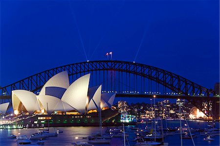 simsearch:862-03288842,k - Australia,New South Wales,Sydney,Sydney Harbour. Opera House and Coathanger Bridge with many yachts in the water. Fotografie stock - Rights-Managed, Codice: 862-03289091
