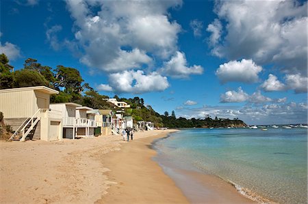 simsearch:862-03289140,k - Australia,Victoria. A sandy beach and beach huts on the Mornington Peninsula near Portsea. Foto de stock - Direito Controlado, Número: 862-03289107