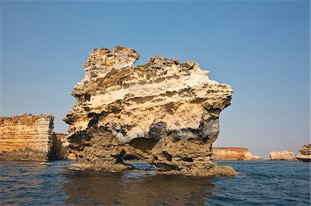 Australia,Victoria. Limestone stacks in the Bay of Islands,off the Great Ocean Road. Foto de stock - Con derechos protegidos, Código: 862-03289136