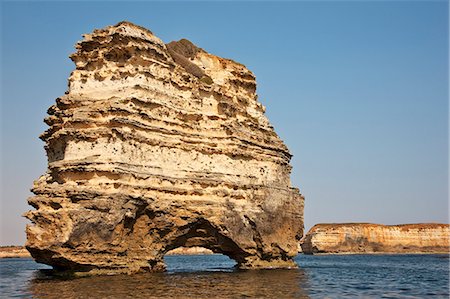 Australia,Victoria. Limestone stacks in the Bay of Islands,off the Great Ocean Road. Stock Photo - Rights-Managed, Code: 862-03289138