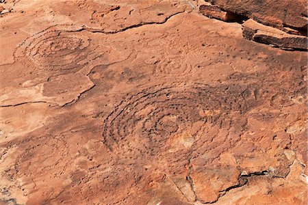 simsearch:862-03730946,k - Australie, Northern Territory. Antique art autochtone du peuple Aranda à Wallace Rockhole situé à 120 km à l'ouest d'Alice Springs. Photographie de stock - Rights-Managed, Code: 862-03289160