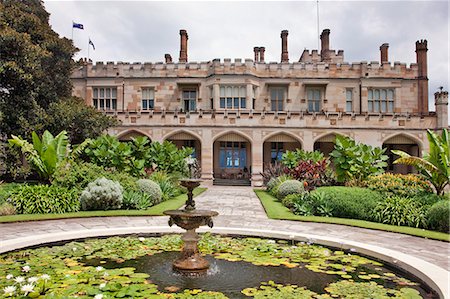 royal botanic gardens - Australia New South Wales. Government House of New South Wales situated in the Royal Botanic Gardens. Foto de stock - Con derechos protegidos, Código: 862-03289204