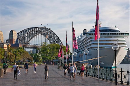 Australia New South Wales. A large passenger liner berthed near Sydney Harbour Bridge. Stock Photo - Rights-Managed, Code: 862-03289215