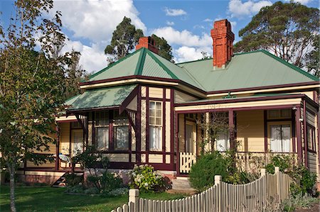 Australia New South Wales. A lovely old Colonial-style house at Katoomba in the Blue Mountains. Stock Photo - Rights-Managed, Code: 862-03289225