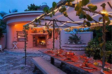 Dîner dans le jardin de baleine maisonnette, Little Whale Cay Photographie de stock - Rights-Managed, Code: 862-03289307