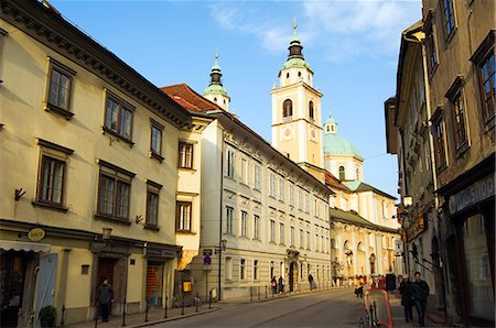 eslovenia - Eglise Saint-Nicolas et vieilles maisons de ville Photographie de stock - Rights-Managed, Code: 862-03354165