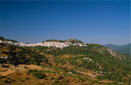 simsearch:862-03354517,k - One of the Pueblos Blancos white villages in the hills. Foto de stock - Con derechos protegidos, Código: 862-03354261