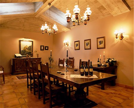 The tasting room of the wine club at Vina Hermosa winery Foto de stock - Con derechos protegidos, Código: 862-03354321