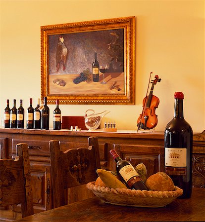 A tasting room at the family owned Vina Hermosa winery Foto de stock - Con derechos protegidos, Código: 862-03354323