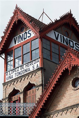 scrollwork - La cave de la tour distinctif de Vina Tondonia Photographie de stock - Rights-Managed, Code: 862-03354346