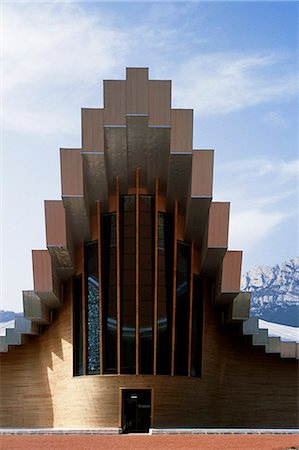 The striking centre-piece Ysios winery,designed by world renowned architect Santiago Calatrava,protrudes from the undulating aluminium roof like the prow of a ship Stock Photo - Rights-Managed, Code: 862-03354362