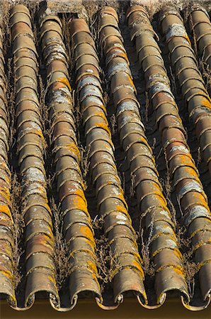 simsearch:862-03354522,k - Lines of terracotta tiles on a roof in Seville,Spain Foto de stock - Con derechos protegidos, Código: 862-03354517