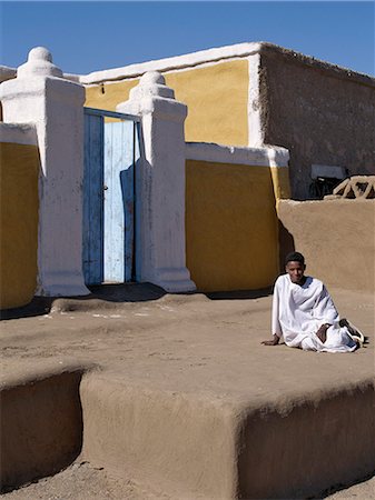 simsearch:862-03354616,k - Traditional Nubian architecture,plasterwork and decoration of the doorways and compounds to houses at Qubbat Selim. Foto de stock - Con derechos protegidos, Código: 862-03354608