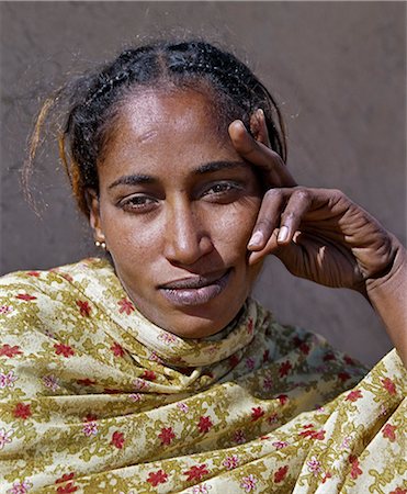 An attractive Nubian woman at Qubbat Selim. Fotografie stock - Rights-Managed, Codice: 862-03354612