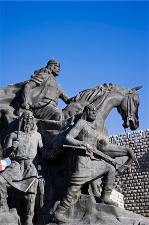 simsearch:862-03354820,k - A statue of Saladin stands in front of the citadel,Damascus,Syria Stock Photo - Rights-Managed, Code: 862-03354884