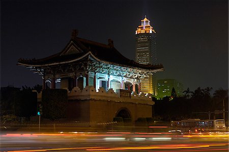 evening road with car lights - Taipei city gate and Shin Kong Life Tower (Mitsukoshi Department Store) Stock Photo - Rights-Managed, Code: 862-03354916