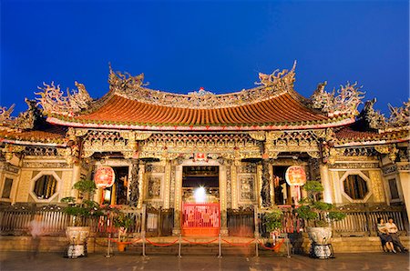 Temple de Longshan nuit Photographie de stock - Rights-Managed, Code: 862-03354957