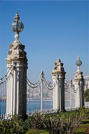 simsearch:862-03355075,k - The European influenced Dolmabahce Palace in Istanbul,Turkey,home of the Ottoman Sultans after 1853. Stock Photo - Rights-Managed, Code: 862-03355069