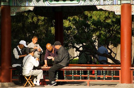 Cartes à jouer hommes dans le Temple du ciel, Pékin, Chine Photographie de stock - Rights-Managed, Code: 862-03351020