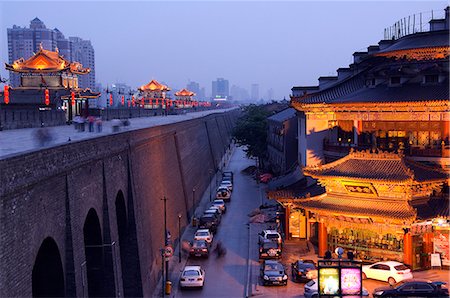 familiar sight - City wall and towers built during the first reign of Hongwu,the first Emperor of the Ming dynasty,Xian City,Shaanxi Province,China Stock Photo - Rights-Managed, Code: 862-03351093