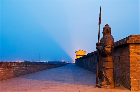 shaanxi province - Ornementale garde le dernier restant intacte dynastie Ming remparts de la ville dans la ville de Pingyao, Shanxi Province, China, Chine Photographie de stock - Rights-Managed, Code: 862-03351146