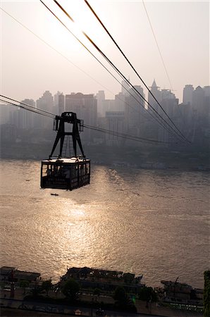 simsearch:862-03351320,k - China, der regierungsunmittelbaren Stadt Chongqing. Skyline von Chongqing und Seilbahn über dem Yangzi-Fluss Stockbilder - Lizenzpflichtiges, Bildnummer: 862-03351664