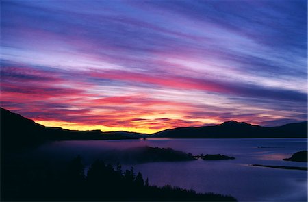 simsearch:862-03352054,k - Sunrise over Lago Pehoe,Torres del Paine National Park Fotografie stock - Rights-Managed, Codice: 862-03352091