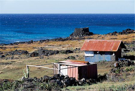 simsearch:862-03820256,k - Fishermen's huts look out over La Perouse Bay on the northern coast of the island Foto de stock - Direito Controlado, Número: 862-03352112