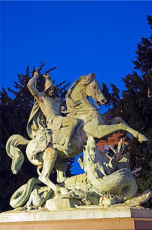 st george - Statue of St George and the Dragon Foto de stock - Con derechos protegidos, Código: 862-03352454