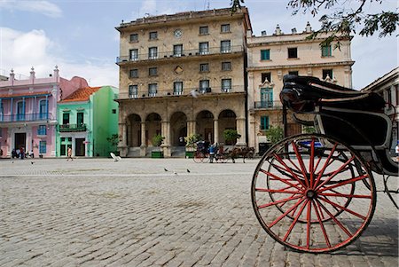 simsearch:862-03352517,k - Cuba, la Havane. Plaza de San Francisco, la Havane Photographie de stock - Rights-Managed, Code: 862-03352528