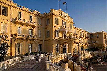 Das luxuriöse Winter Palace Hotel in Luxor. Gäste sind Howard Carter und der Earl of Carnarvon. Stockbilder - Lizenzpflichtiges, Bildnummer: 862-03352781