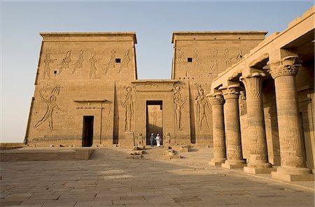 simsearch:862-03352796,k - Le Temple de Philae est situé sur une île du lac Nasser et est une excursion populaire d'Assouan (Égypte) Photographie de stock - Rights-Managed, Code: 862-03352803