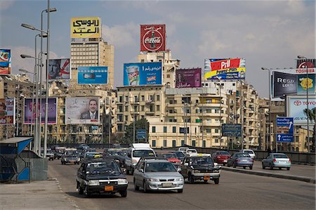 Le trafic constant du centre-ville du Caire en fait une des villes plus polluées au monde. Photographie de stock - Rights-Managed, Code: 862-03352834