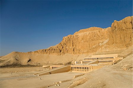 The Temple of Hatshepsut at Deir el-Bahri on the West Bank of the Nile opposite Luxor,Egypt Foto de stock - Con derechos protegidos, Código: 862-03352902