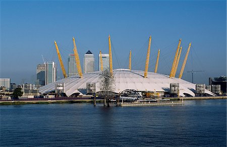 simsearch:841-02712905,k - Millennium Dome viewed from the River Thames in the early morning Stock Photo - Rights-Managed, Code: 862-03352968